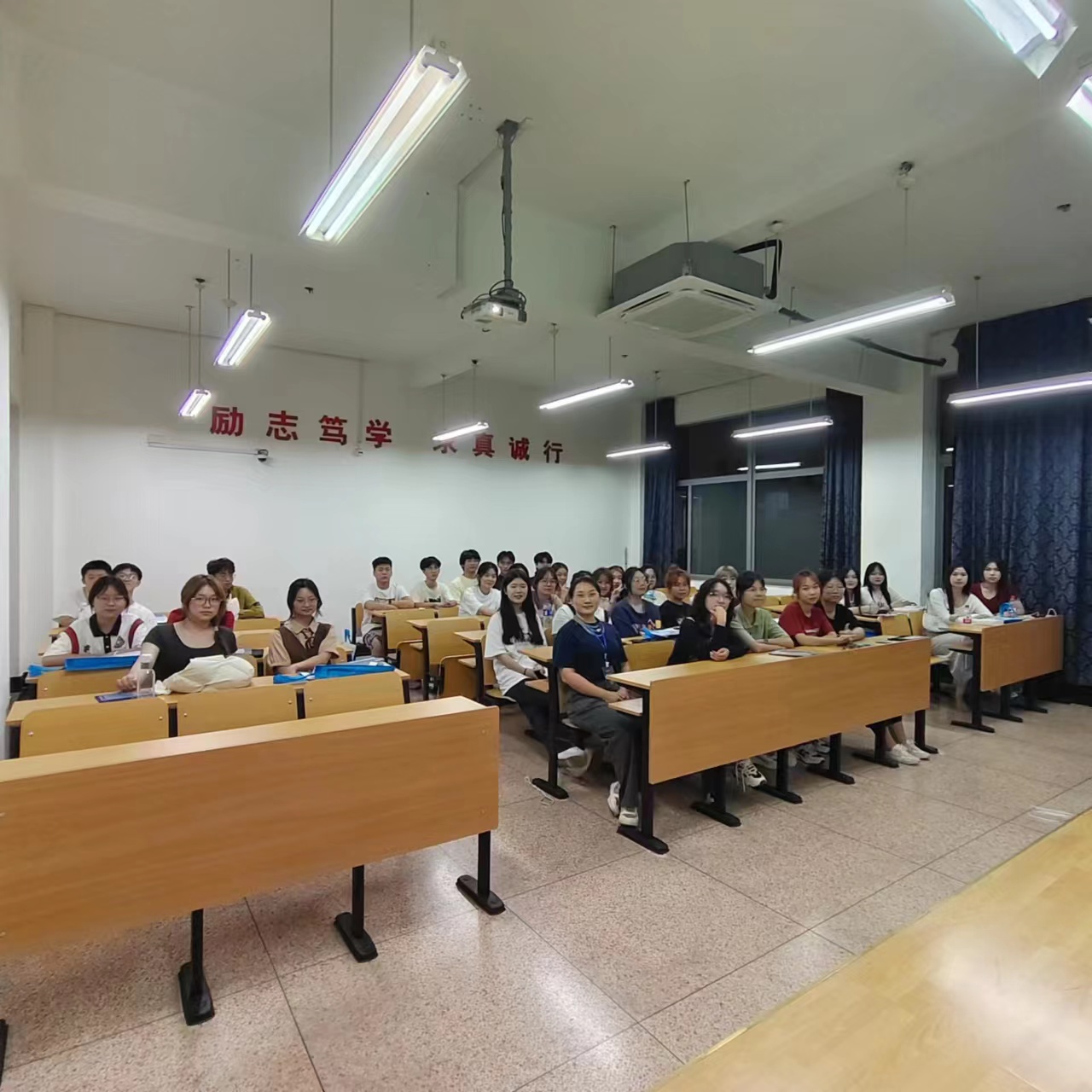 新生班会3